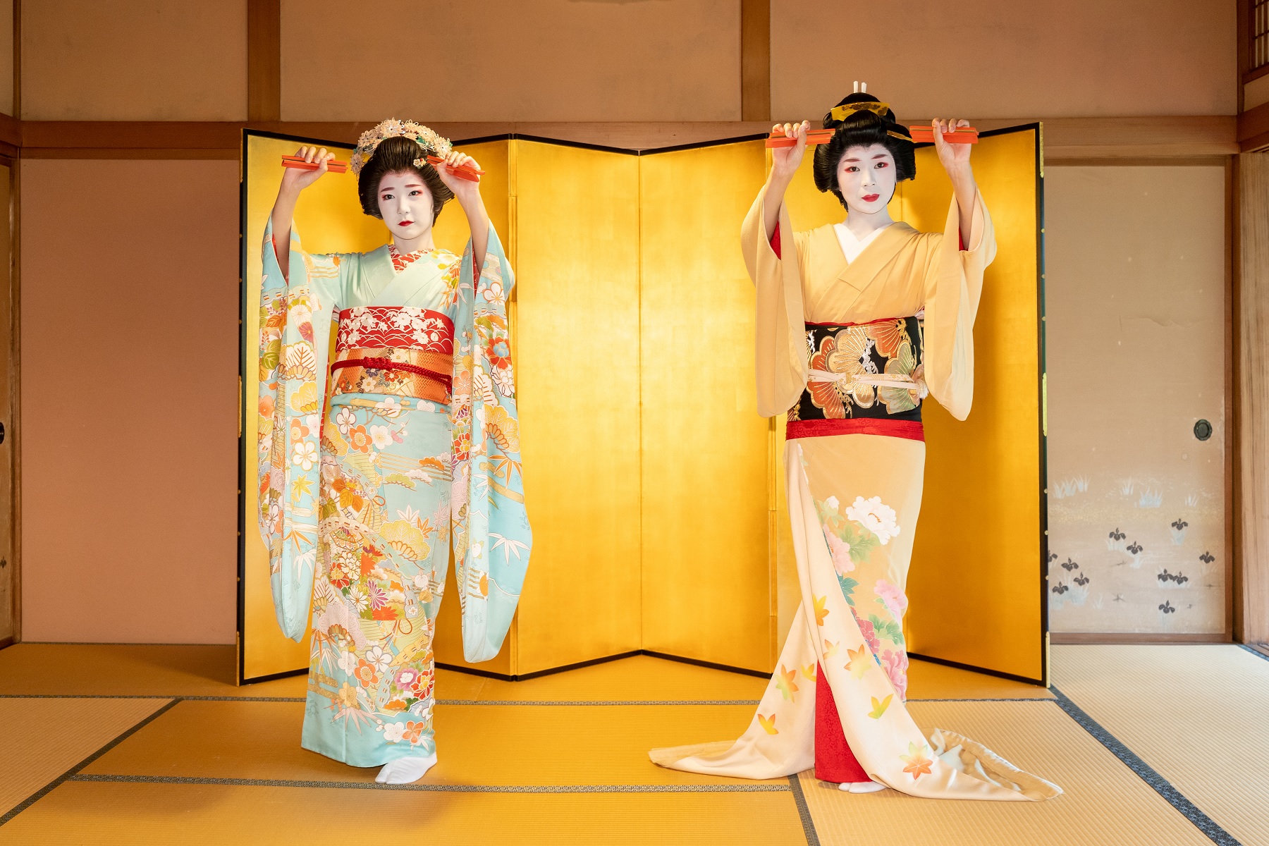 がたバスツアー　老舗割烹 蛍で愉しむ旬の味覚と古町芸妓の踊り