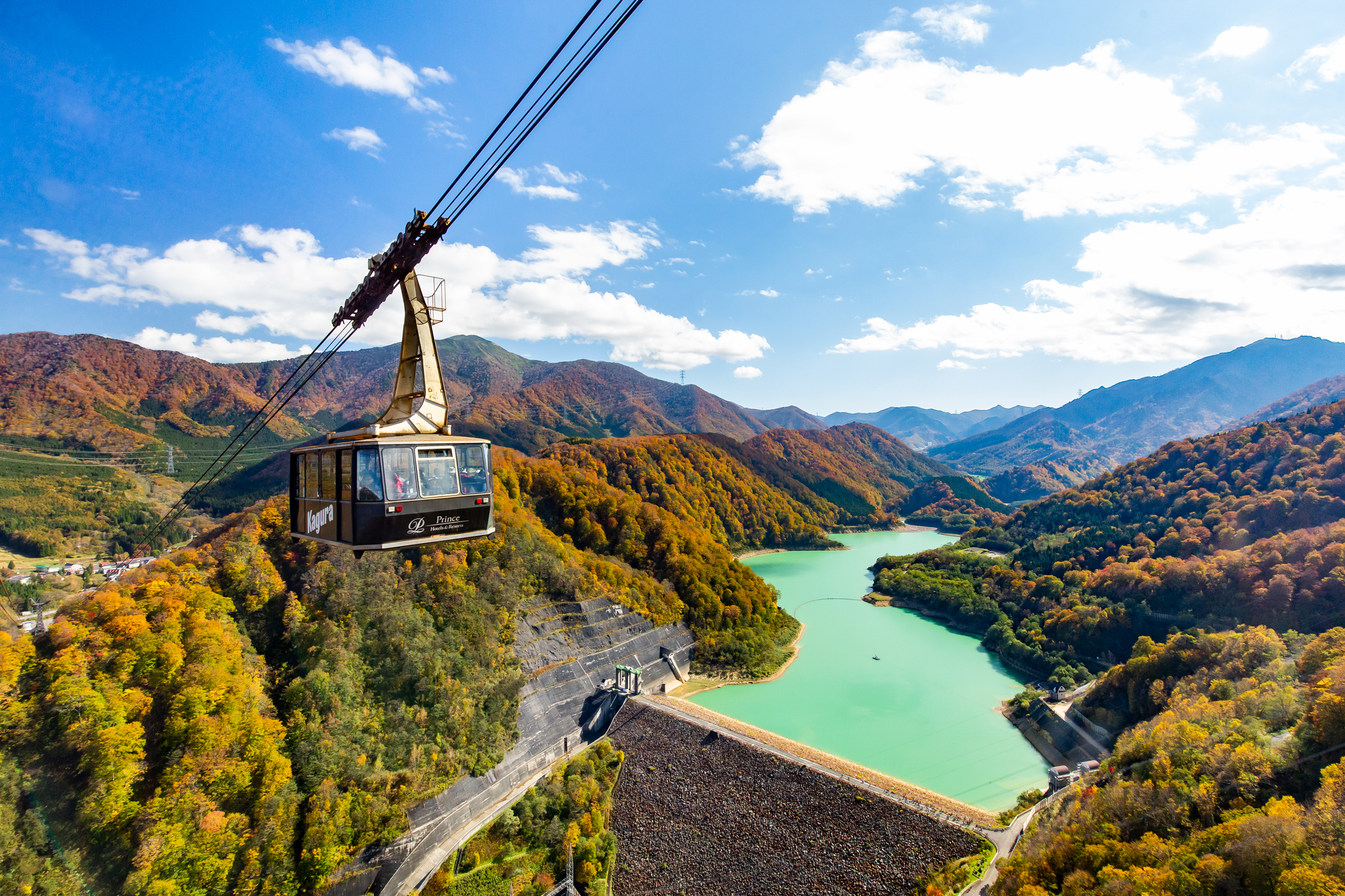 紅葉の絶景！ドラゴンドラ空中散歩