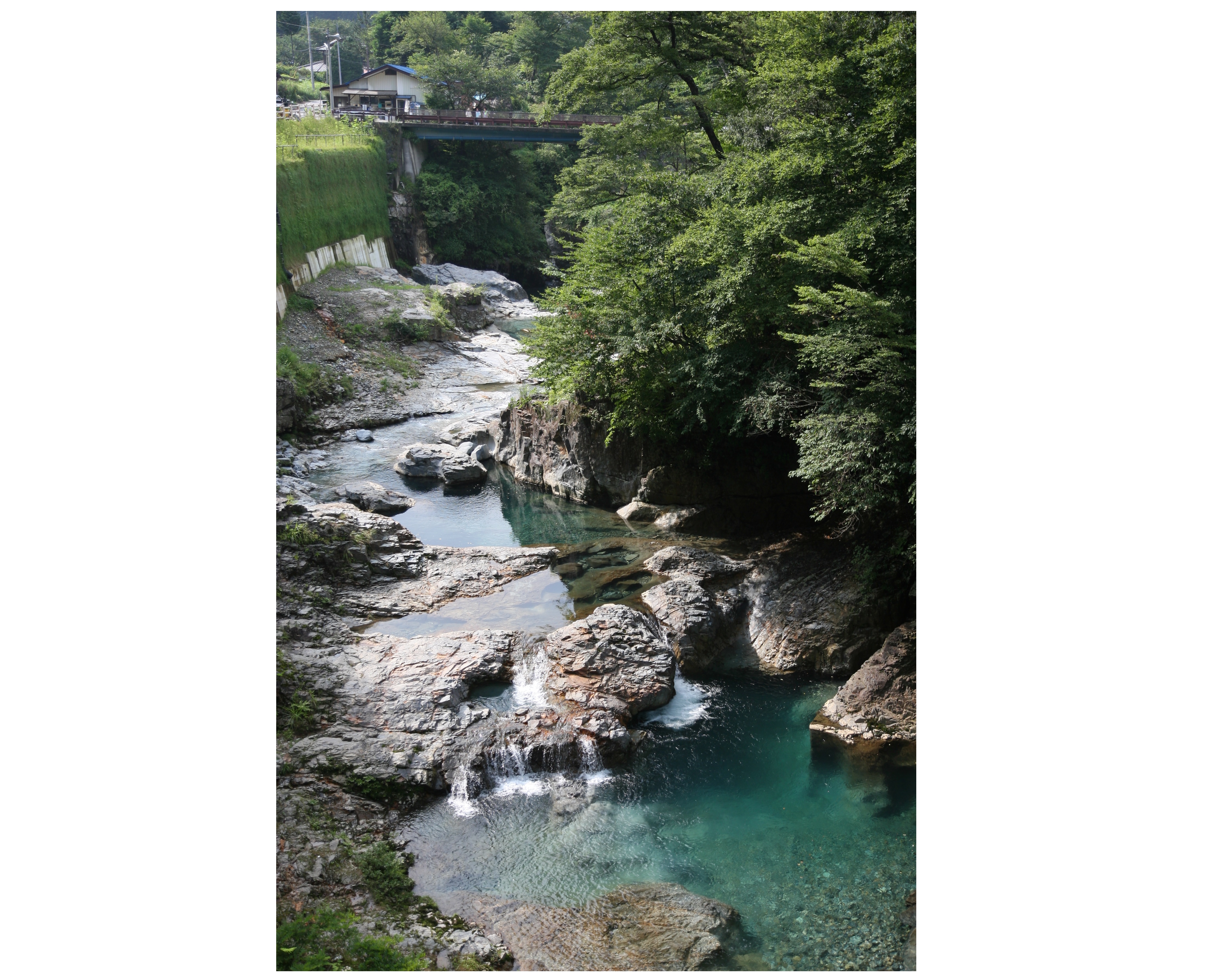 草津温泉 湯畑散策と絶景の四万ブルー