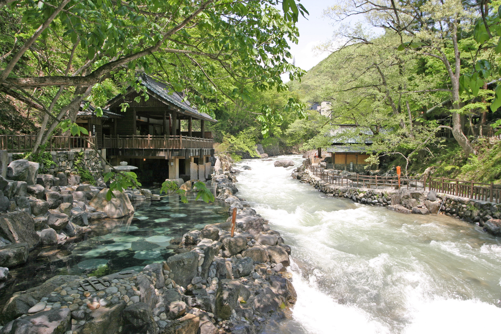 宝川温泉　王泉閣　吹割の滝