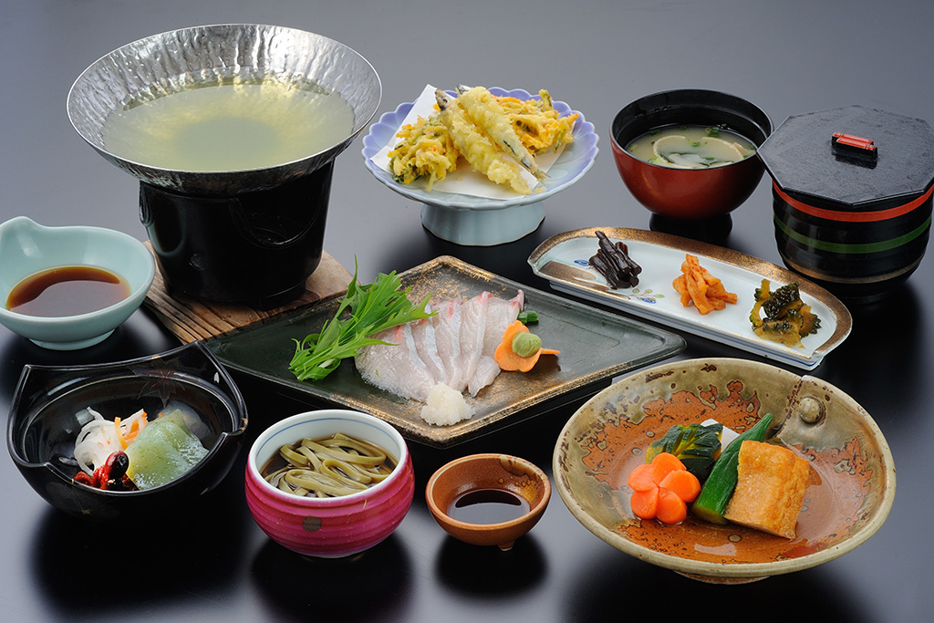 南九州2つの名湯！指宿・霧島温泉と美食満喫！